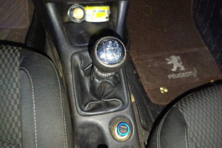 Used Peugeot 207 2011 Sedan 1.4L Manual Yule Edition Gear Lever