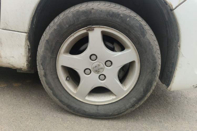 Used Peugeot 207 2011 Sedan 1.4L Manual Yule Edition Right Front Wheel Hub