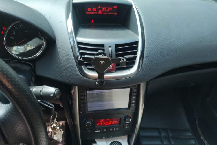 Used Peugeot 207 2013 1.6L CC Automatic Fashion Edition Audio And AC Panel