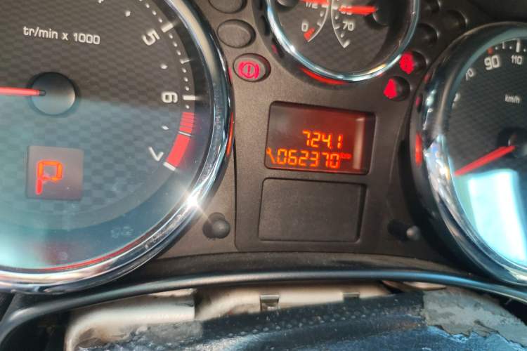 Used Peugeot 207 2013 1.6L CC Automatic Fashion Edition Odometer Close Up