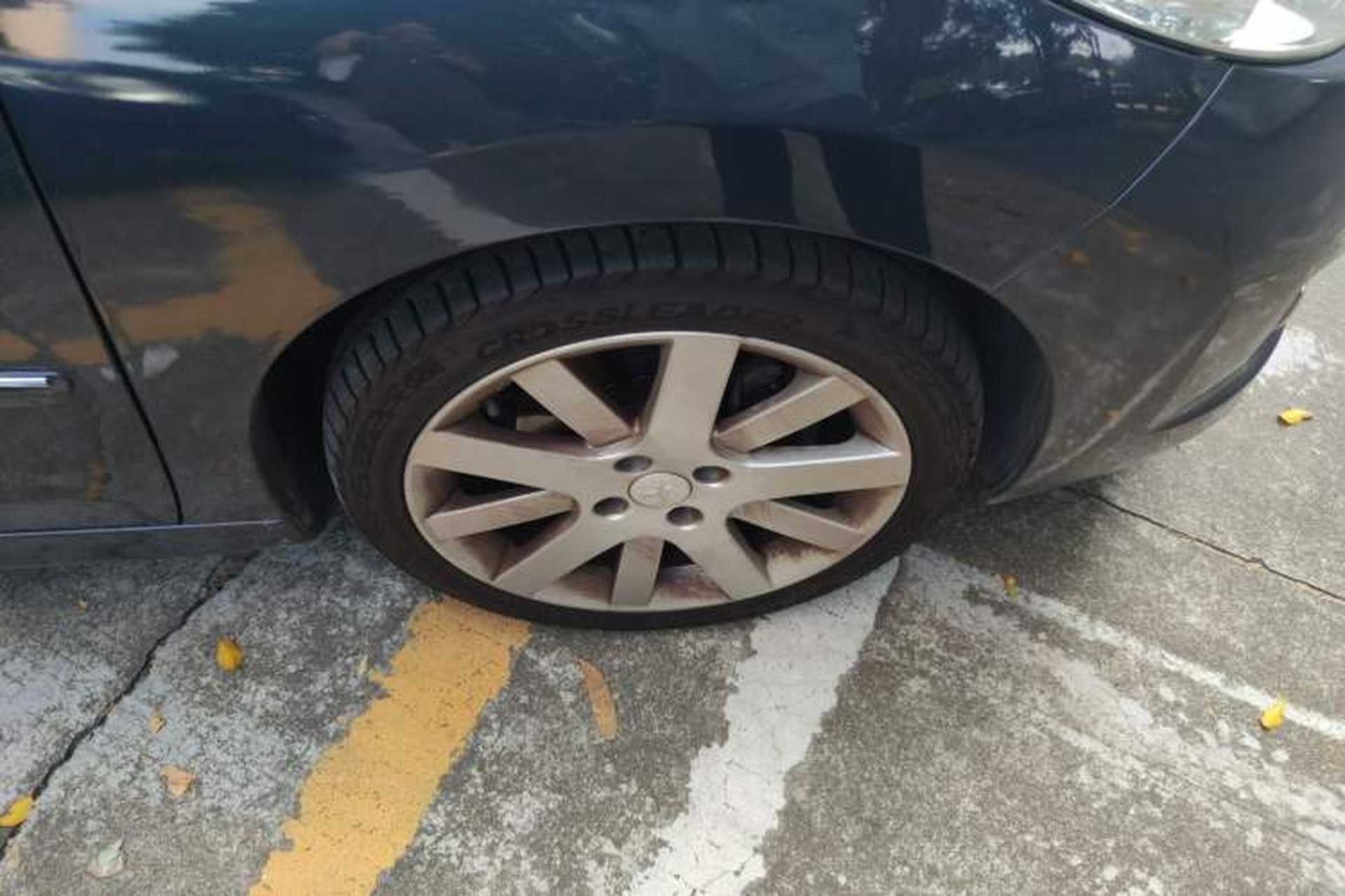 Used Peugeot 207 2013 1.6L CC Automatic Fashion Edition Right Front Wheel Hub