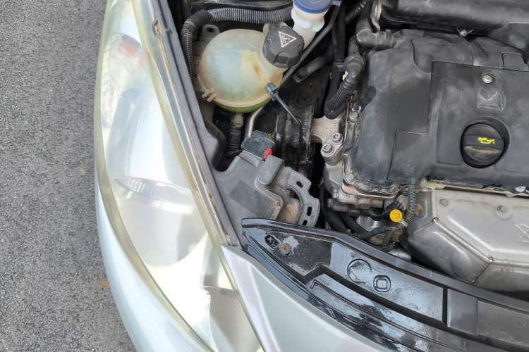Used Peugeot 207 2013 1.6L CC Automatic Fashion Edition Engine Bay Right