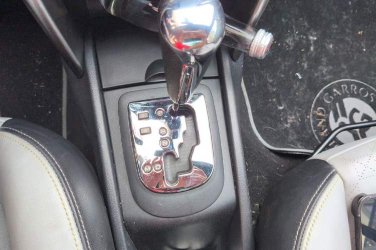 Used Peugeot 207 2013 1.6L CC Automatic Fashion Edition Gear Lever