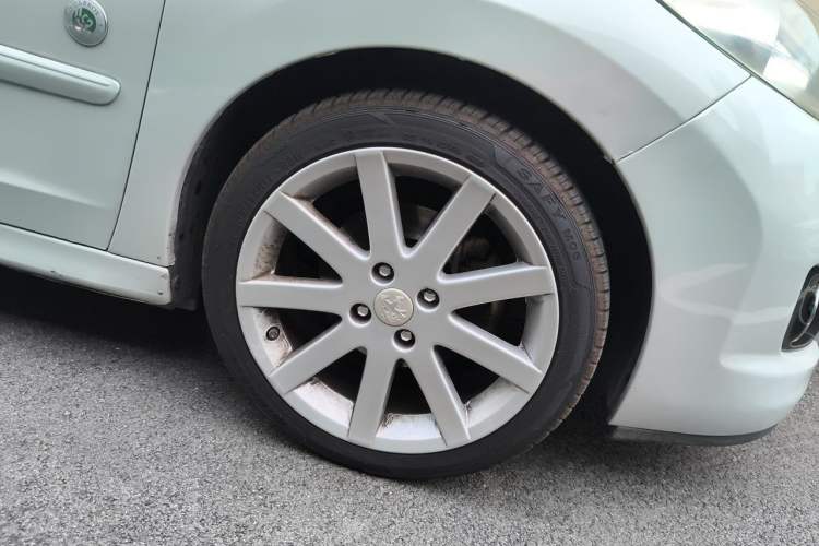 Used Peugeot 207 2013 1.6L CC Automatic Fashion Edition Right Front Wheel Hub