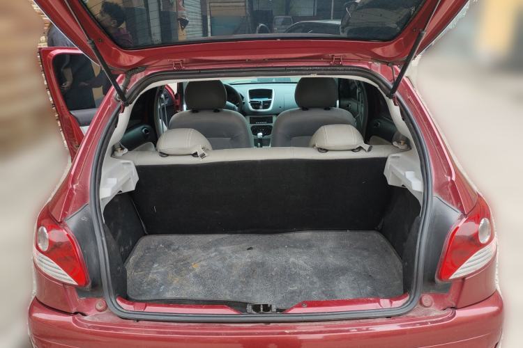 Used Peugeot 207 2013 CROSS 1.4L Manual Yule Model Trunk