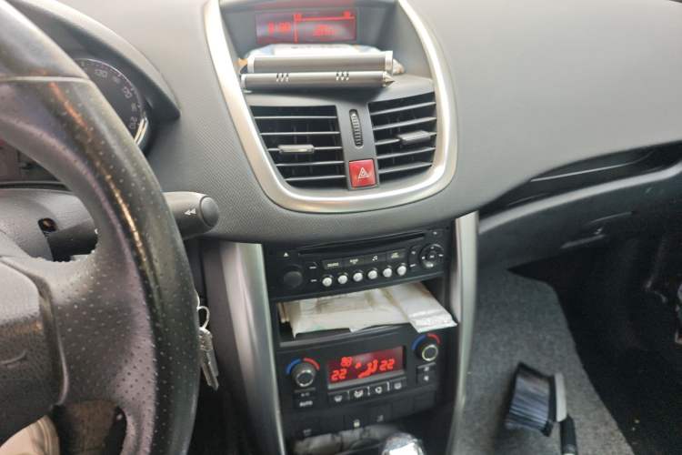 Used Peugeot 207 2013 1.6L CC Automatic Fashion Edition Audio And AC Panel