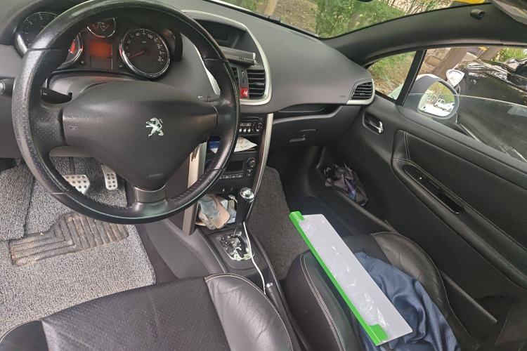 Used Peugeot 207 2013 1.6L CC Automatic Fashion Edition Center Console