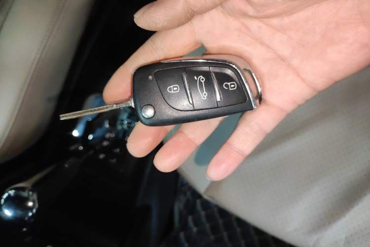 Used Peugeot 207 2013 1.6L CC Automatic Fashion Edition Interior 1