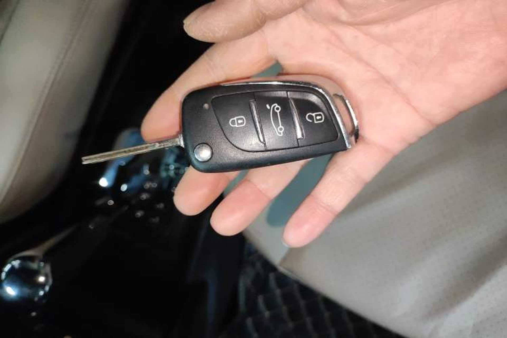 Used Peugeot 207 2013 1.6L CC Automatic Fashion Edition Interior 1