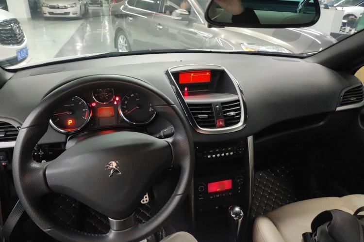 Used Peugeot 207 2013 1.6L CC Automatic Fashion Edition Interior 2