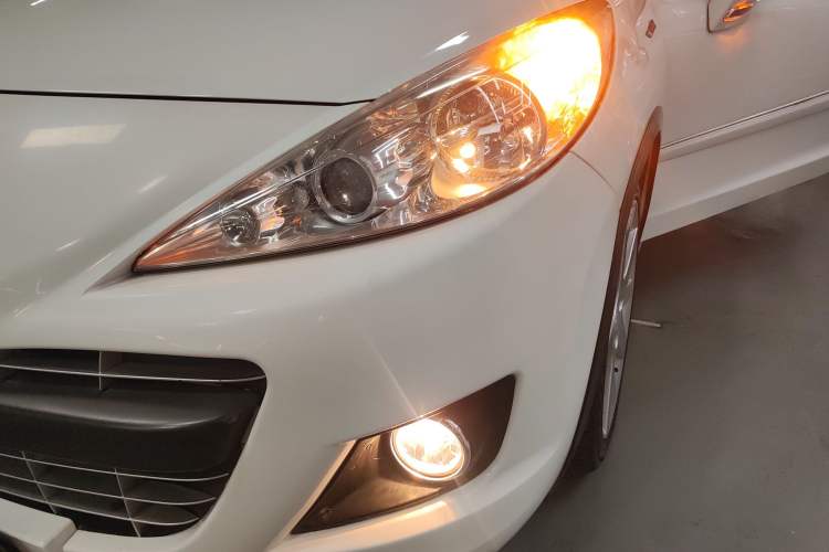 Used Peugeot 207 2013 1.6L CC Automatic Fashion Edition Left Front Headlight