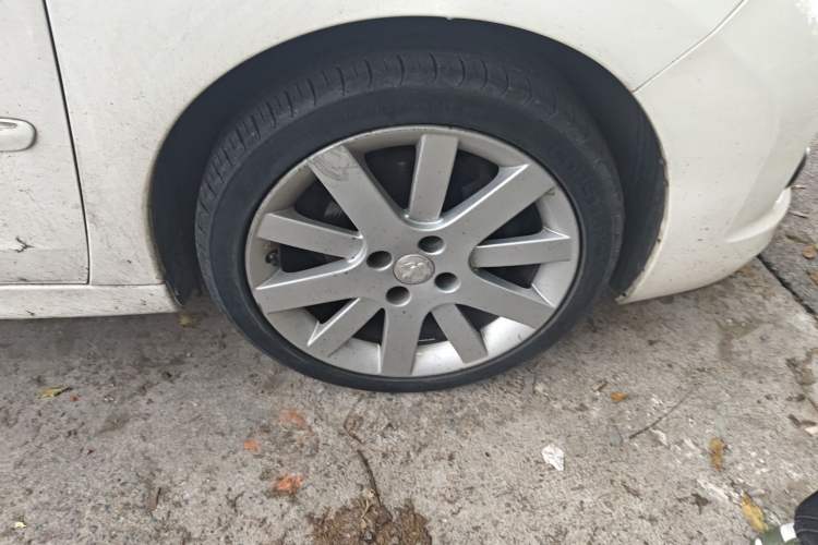 Used Peugeot 207 2013 1.6L CC Automatic Fashion Edition Right Front Wheel Hub