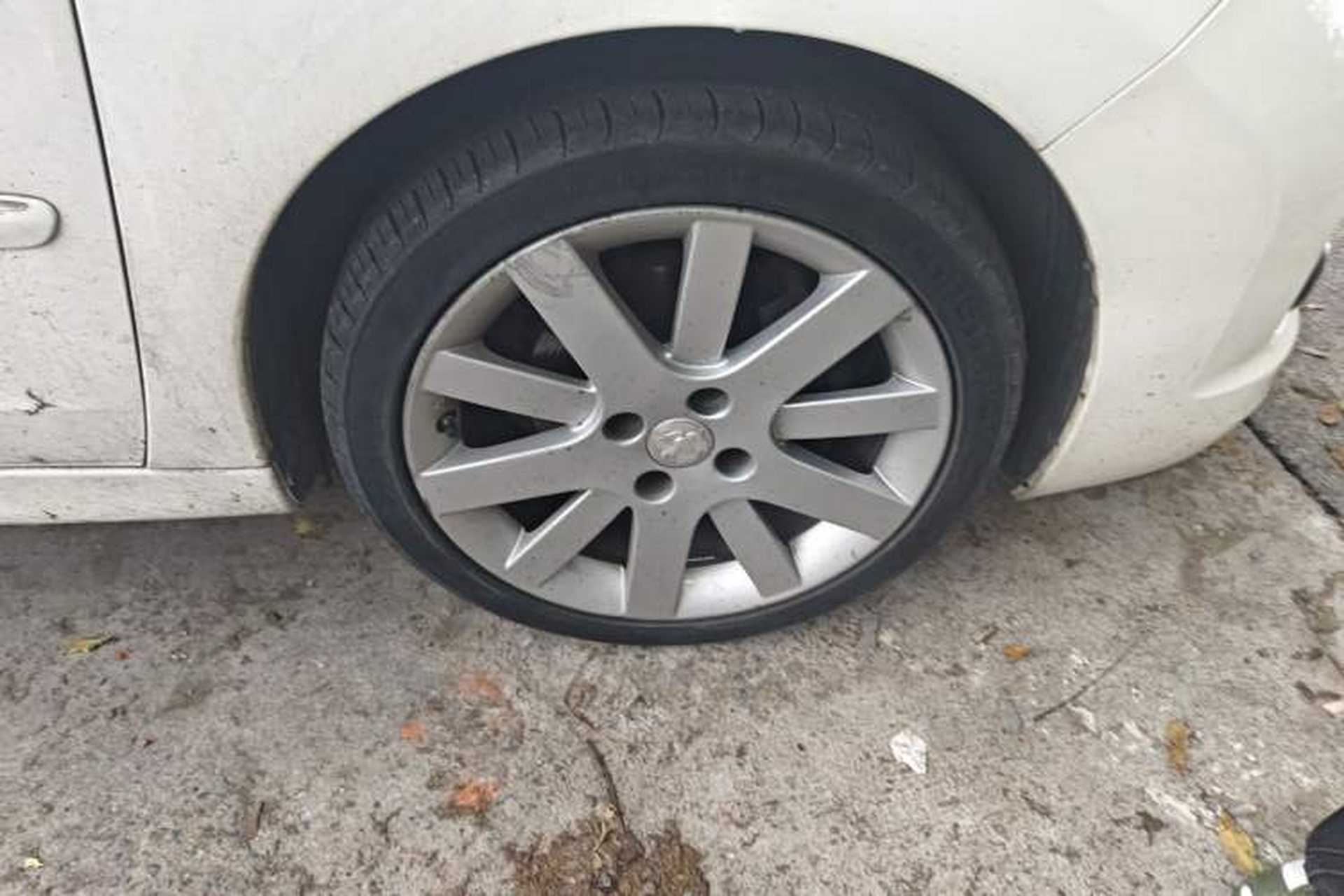 Used Peugeot 207 2013 1.6L CC Automatic Fashion Edition Right Front Wheel Hub