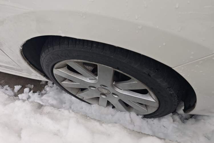 Used Peugeot 207 2013 1.6L CC Automatic Fashion Edition Right Front Wheel Hub