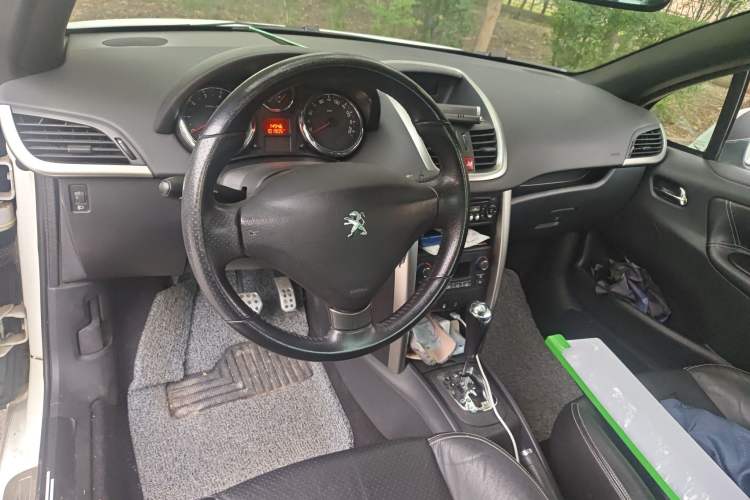 Used Peugeot 207 2013 1.6L CC Automatic Fashion Edition Steering Wheel