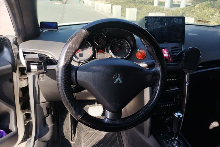 Used Peugeot 207 2013 1.6L CC Automatic Fashion Edition Steering Wheel