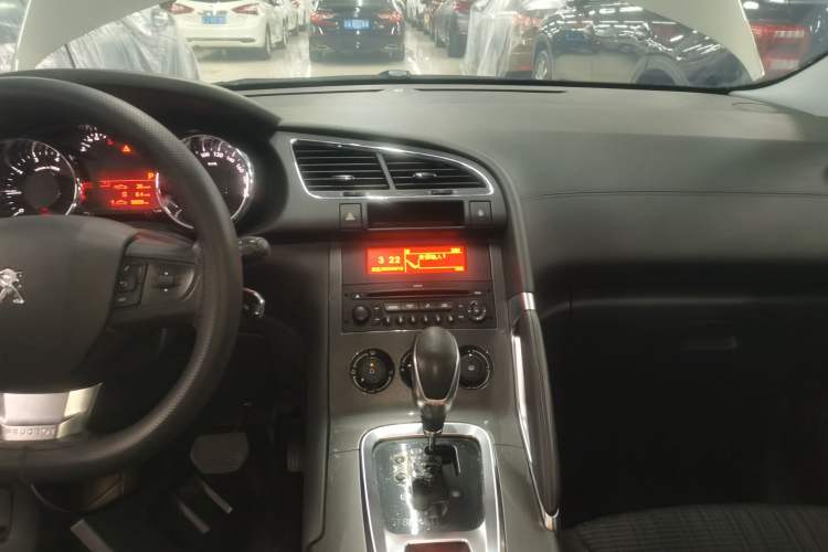 Used Peugeot 3008 2016 1.6THP Automatic Classic Edition Audio And AC Panel