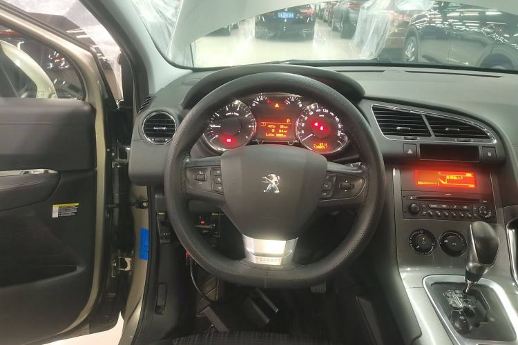 Used Peugeot 3008 2016 1.6THP Automatic Classic Edition Steering Wheel
