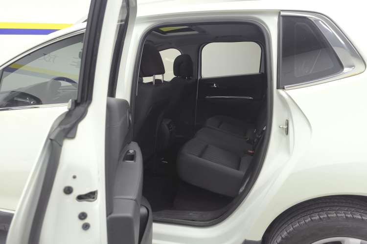 Used Peugeot 3008 2016 1.6THP Automatic Classic Edition Right Rear Seat