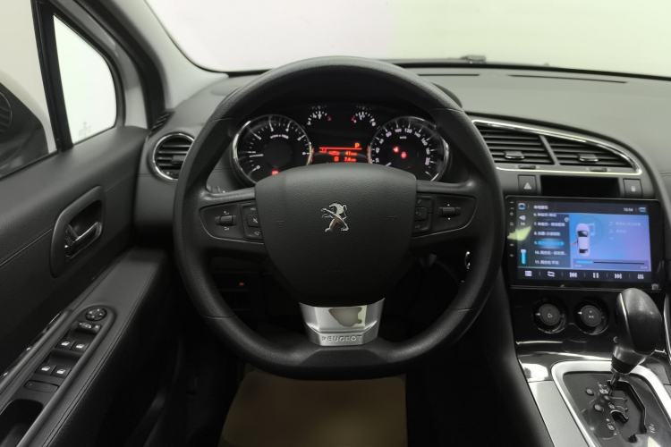 Used Peugeot 3008 2016 1.6THP Automatic Classic Edition Steering Wheel