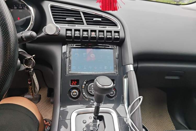 Used Peugeot 3008 2011 1.6T Luxury Model Audio And AC Panel