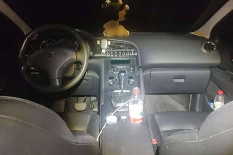 Used Peugeot 3008 2011 1.6T Luxury Model Center Console