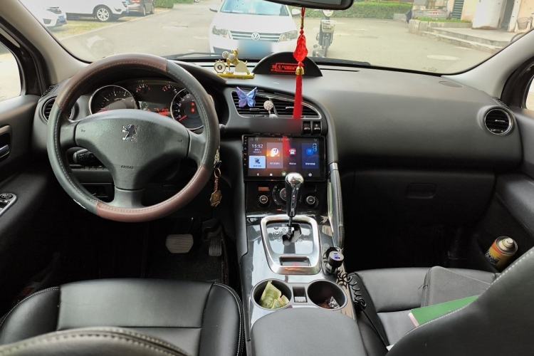 Used Peugeot 3008 2011 1.6T Fashion Edition Center Console