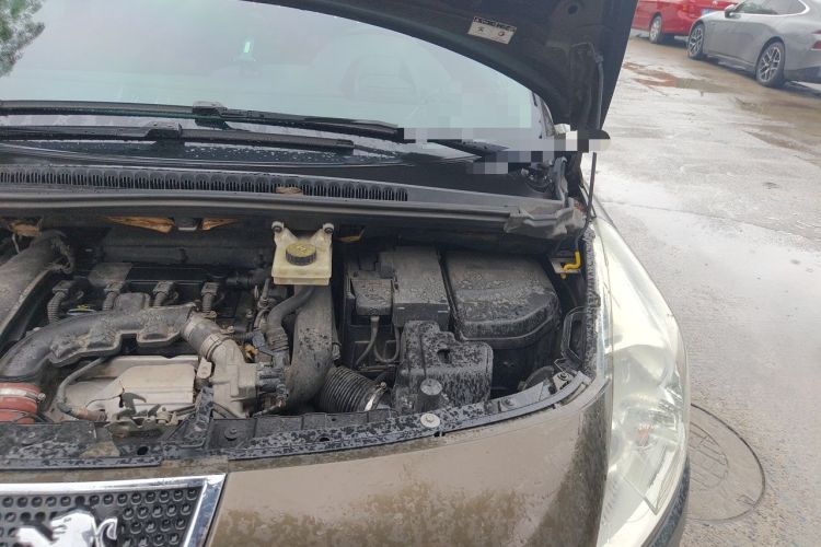 Used Peugeot 3008 2011 1.6T Luxury Model Engine Bay Left