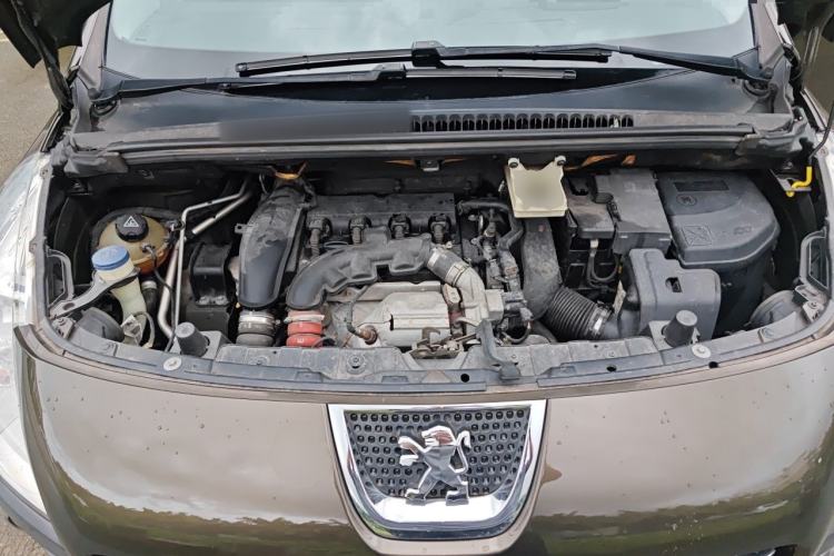 Used Peugeot 3008 2011 1.6T Luxury Model Engine Bay