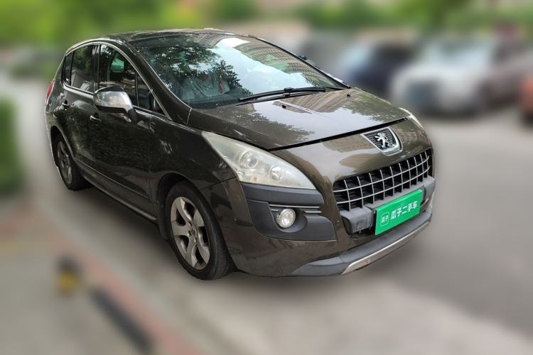 Used Peugeot 3008 2011 1.6T Fashion Edition Front Right 45 Deg