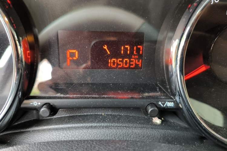 Used Peugeot 3008 2011 1.6T Fashion Edition Odometer Close Up