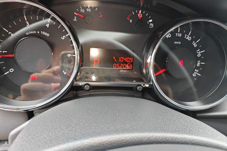 Used Peugeot 3008 2011 1.6T Luxury Model Odometer Close Up