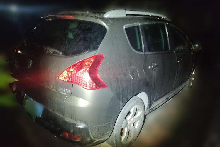 Used Peugeot 3008 2011 1.6T Luxury Model Rear Right 45 Deg