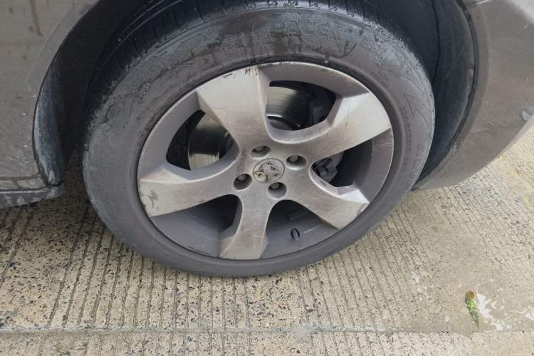 Used Peugeot 3008 2011 1.6T Luxury Model Right Front Wheel Hub