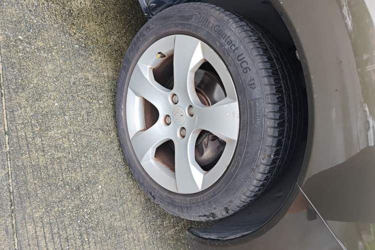 Used Peugeot 3008 2011 1.6T Luxury Model Right Front Wheel Hub