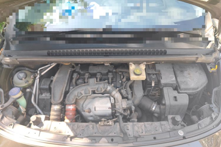 Used Peugeot 3008 2011 1.6T Luxury Model Engine Bay