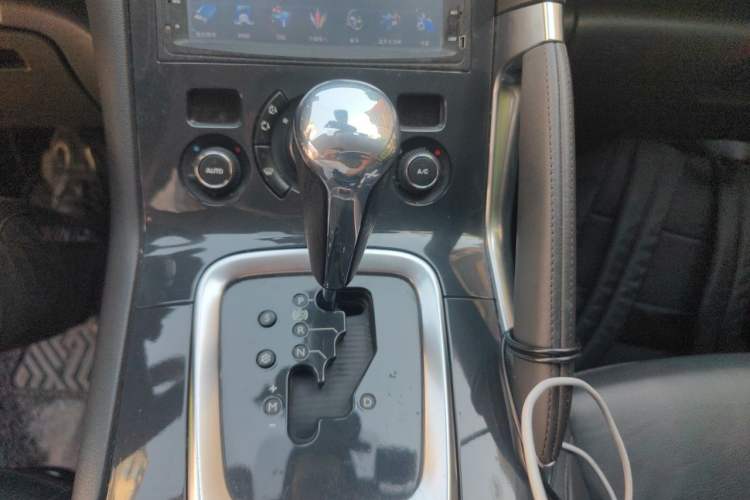 Used Peugeot 3008 2011 1.6T Luxury Model Gear Lever