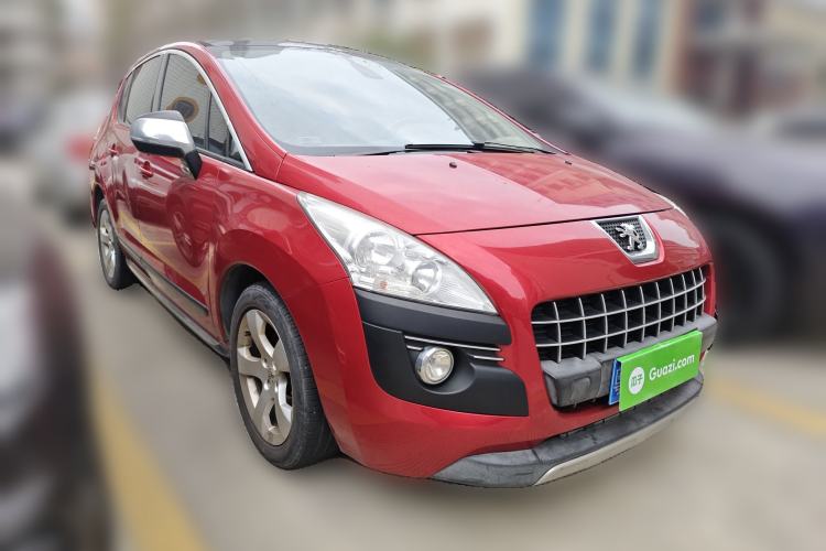 Used Peugeot 3008 2011 1.6T Luxury Model Front Right 45 Deg