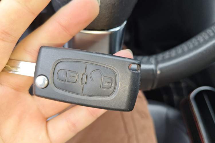 Used Peugeot 3008 2011 1.6T Luxury Model Vehicle Key