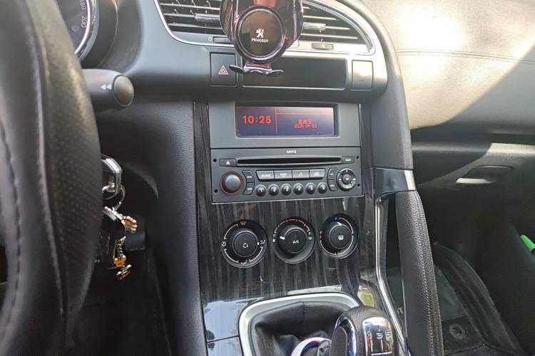 Used Peugeot 3008 2013 2.0L Manual Classic Edition Audio And AC Panel