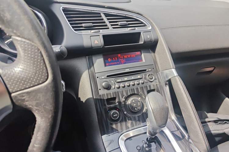 Used Peugeot 3008 2013 2.0L Automatic Trend Edition Audio And AC Panel