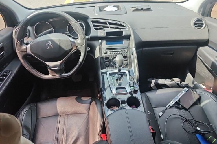 Used Peugeot 3008 2013 2.0L Automatic Trend Edition Center Console