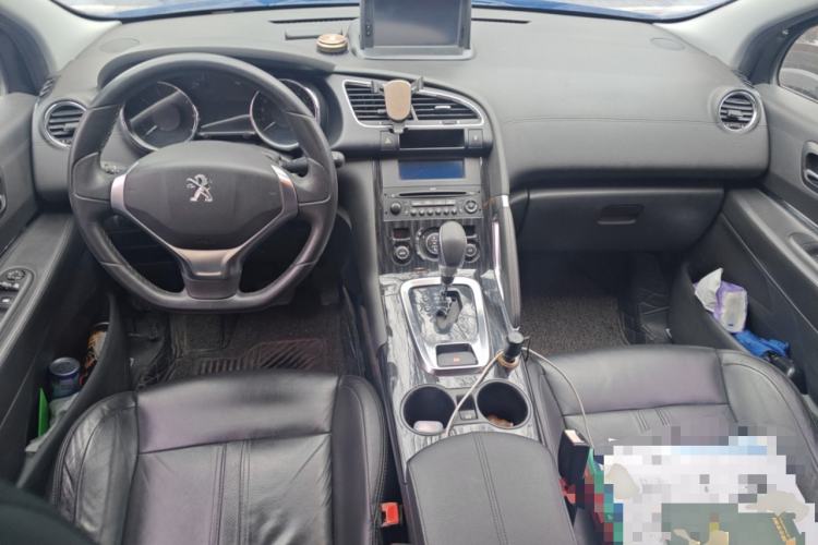 Used Peugeot 3008 2013 2.0L Automatic Trend Edition Center Console