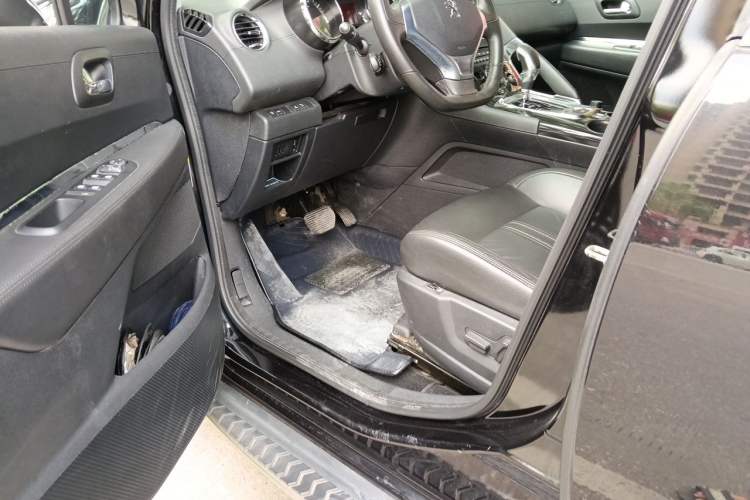 Used Peugeot 3008 2013 2.0L Automatic Trend Edition Driver Seat