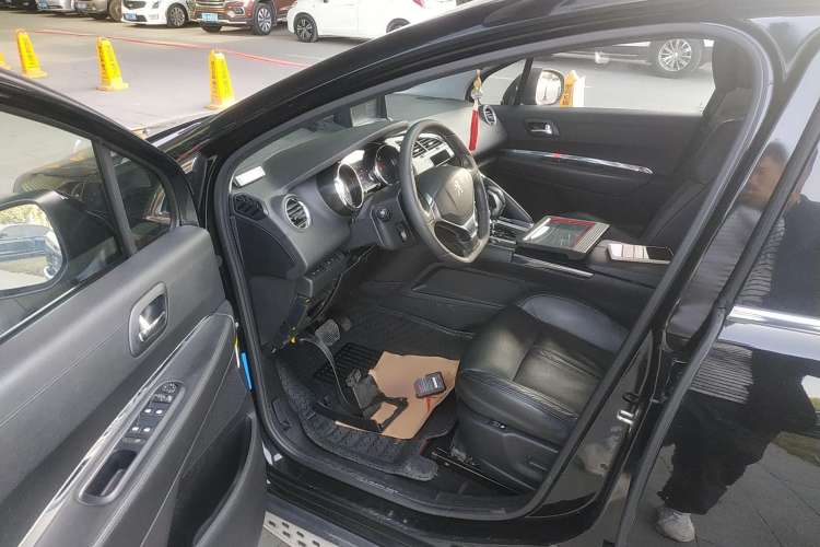 Used Peugeot 3008 2013 2.0L Automatic Trend Edition Driver Seat