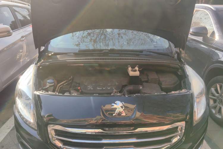 Used Peugeot 3008 2013 2.0L Automatic Trend Edition Engine Bay