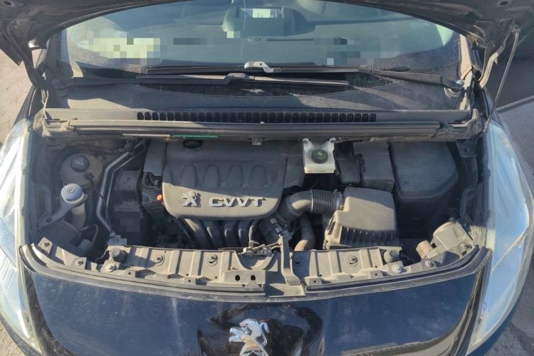 Used Peugeot 3008 2013 2.0L Automatic Trend Edition Engine Bay