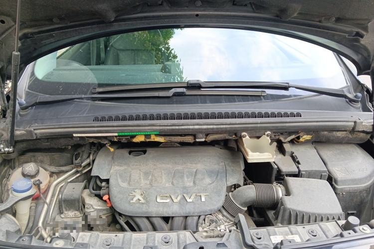 Used Peugeot 3008 2013 2.0L Automatic Trend Edition Engine Bay