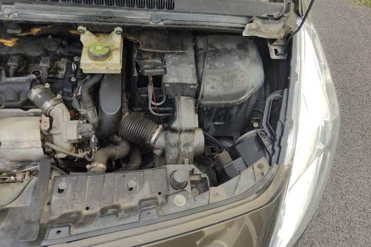 Used Peugeot 3008 2013 1.6THP Automatic Prestige Edition Engine Bay Left