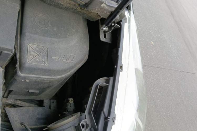 Used Peugeot 3008 2013 2.0L Automatic Trend Edition Engine Bay Left